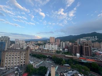 近車站方正三房