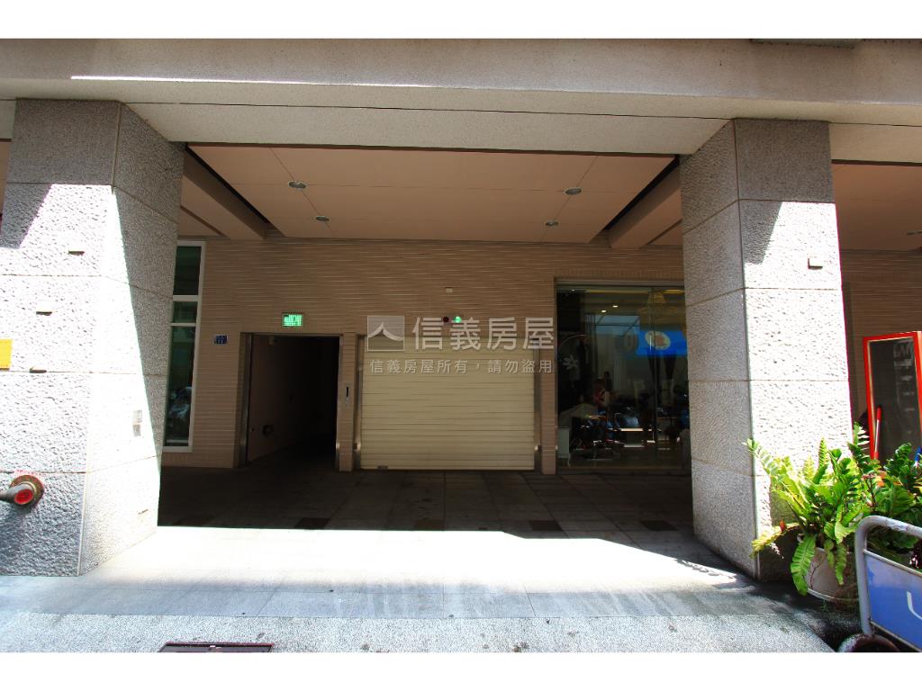 逢甲震後★美妝魔術大套房房屋室內格局與周邊環境