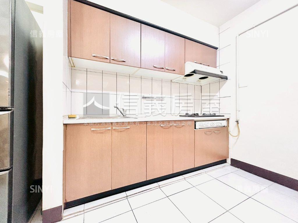 綏遠路電梯華廈美美四房房屋室內格局與周邊環境