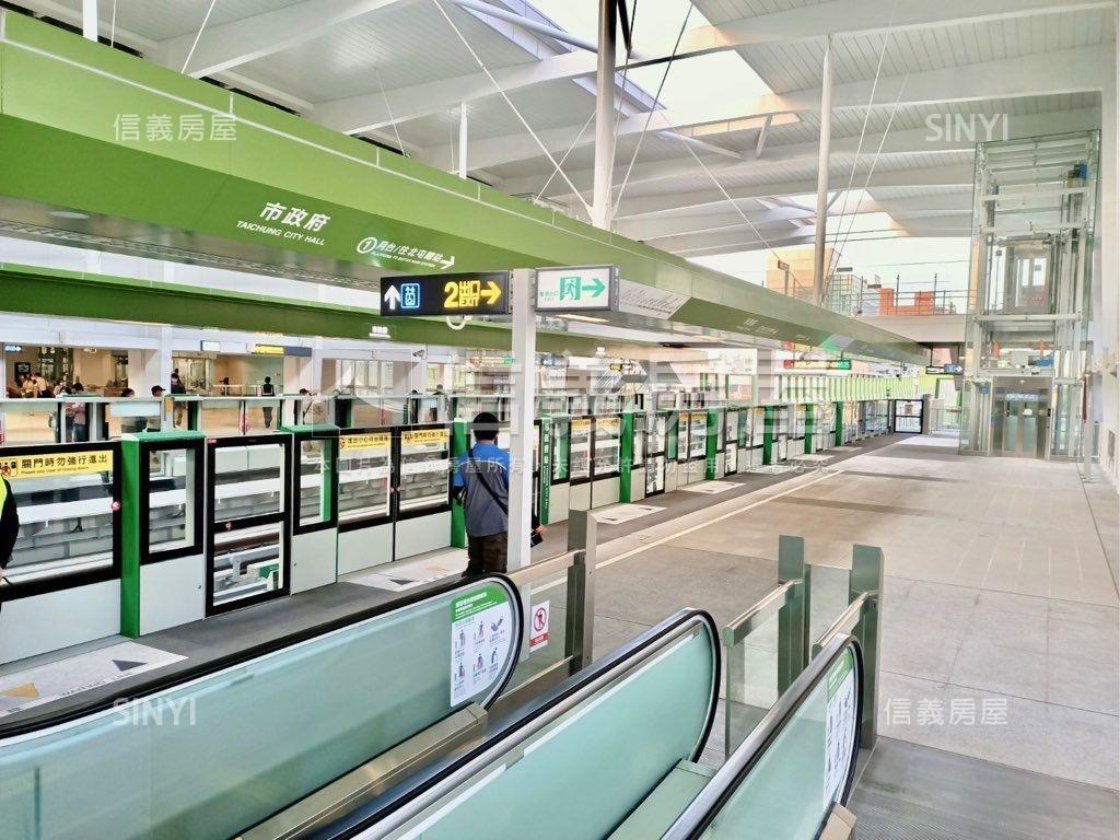 近捷運兩房附車位房屋室內格局與周邊環境