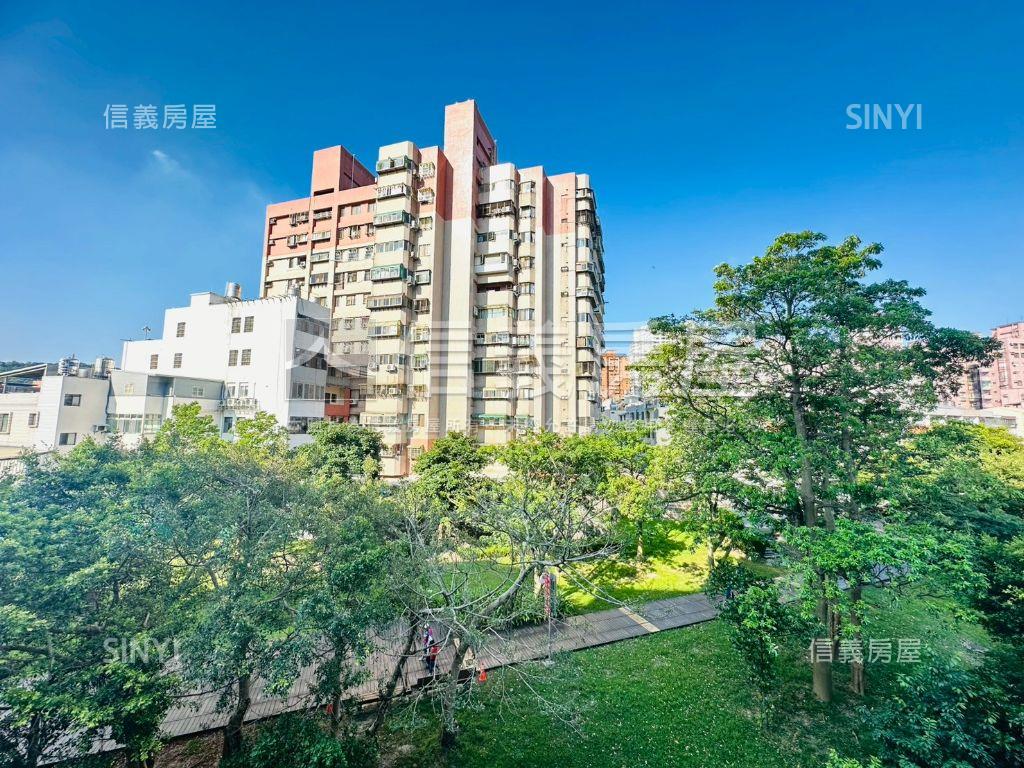 桃林步道第一排，景觀三房房屋室內格局與周邊環境