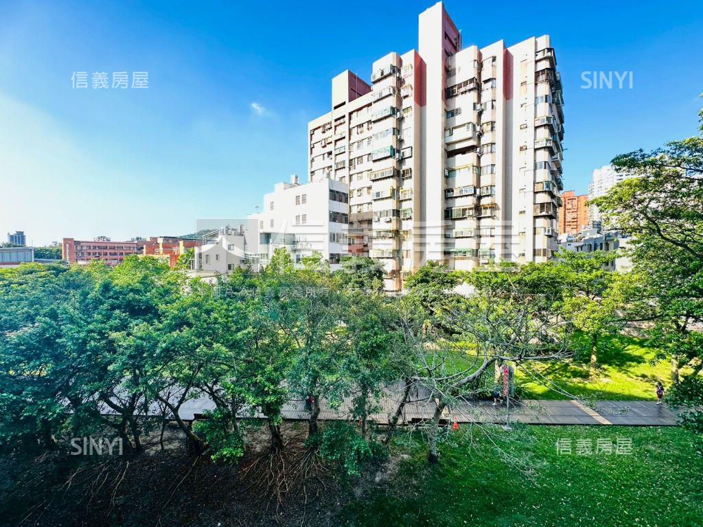 桃林步道第一排，景觀三房房屋室內格局與周邊環境