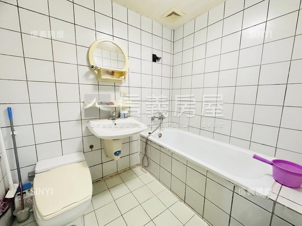 桃林步道第一排，景觀三房房屋室內格局與周邊環境