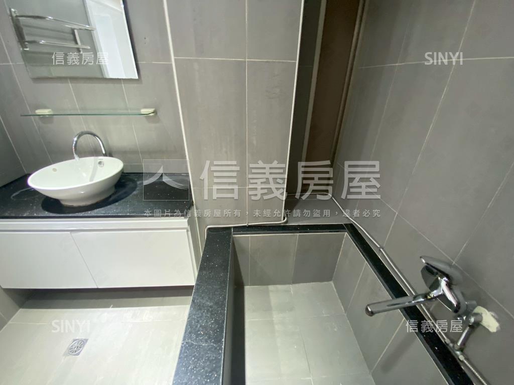 信義安和國泰大戶名邸房屋室內格局與周邊環境