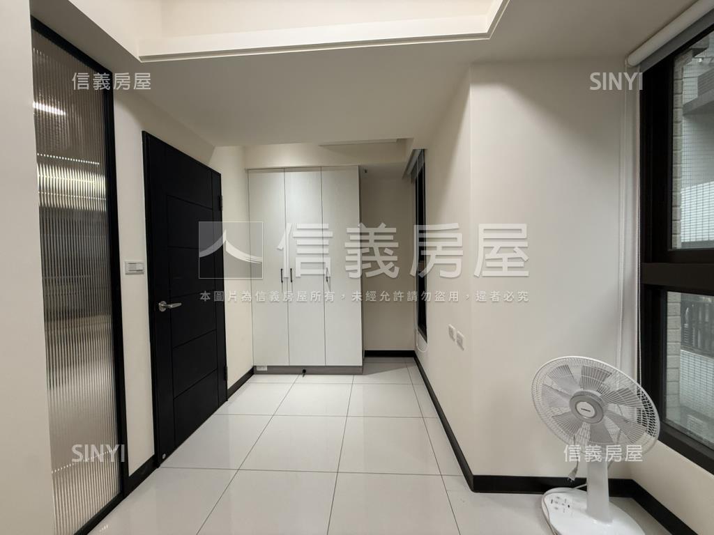 專任全新裝潢兩房車位房屋室內格局與周邊環境