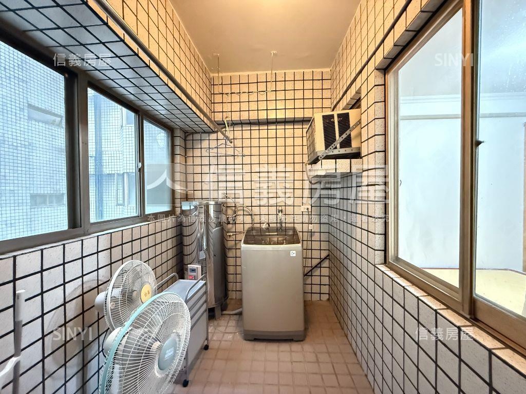 鴻儒天下高樓層美３房房屋室內格局與周邊環境