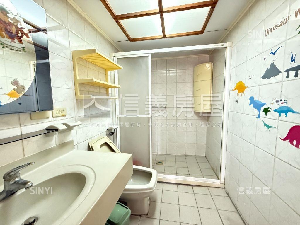 清大鴻儒天下高樓採光３房房屋室內格局與周邊環境