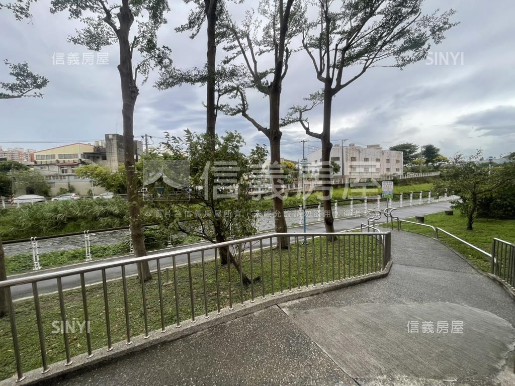 香緹花園大三房有車位房屋室內格局與周邊環境