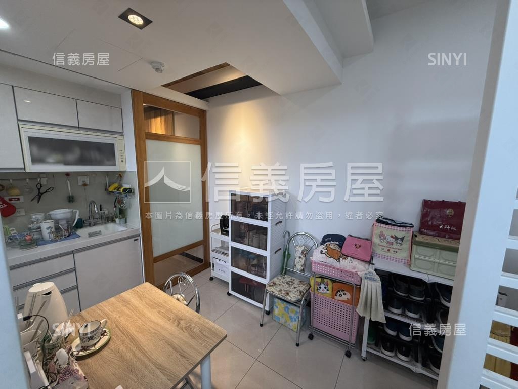 躍龍門．精緻兩房房屋室內格局與周邊環境