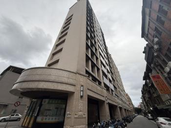 躍龍門．精緻兩房明亮採光