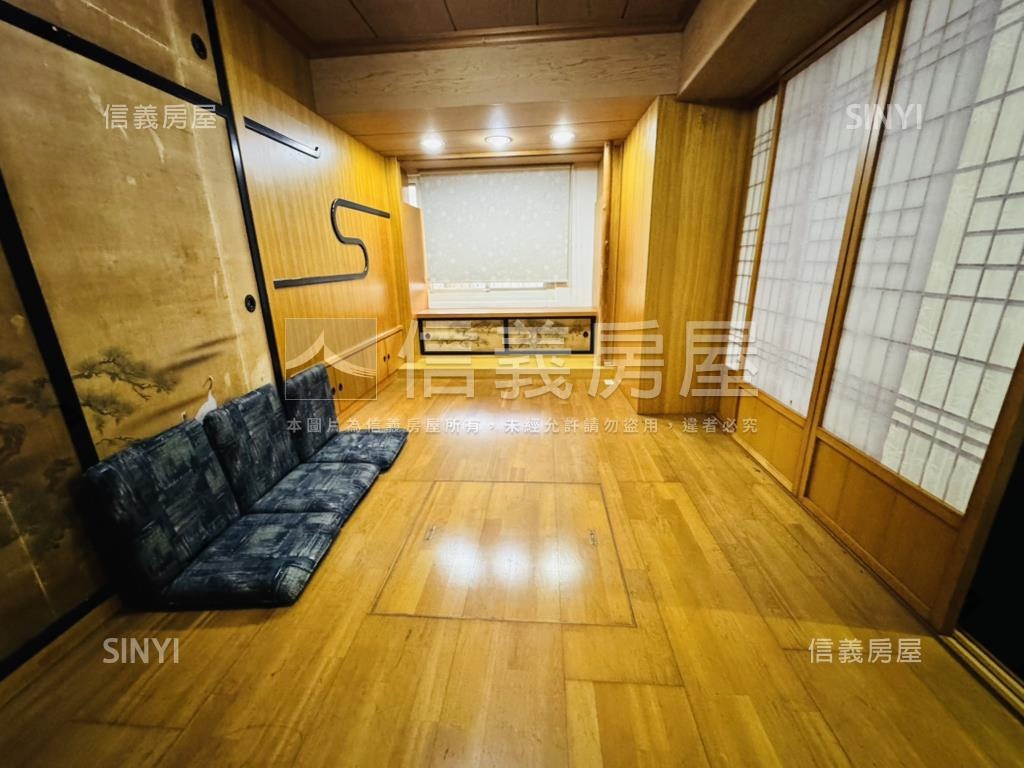 區公所電梯五房美廈房屋室內格局與周邊環境