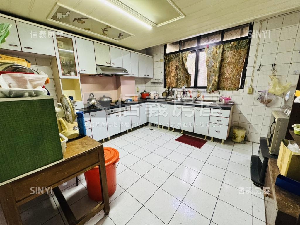 區公所電梯五房美廈房屋室內格局與周邊環境