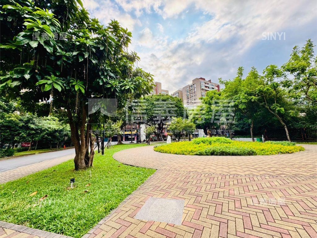 區公所電梯五房美廈房屋室內格局與周邊環境