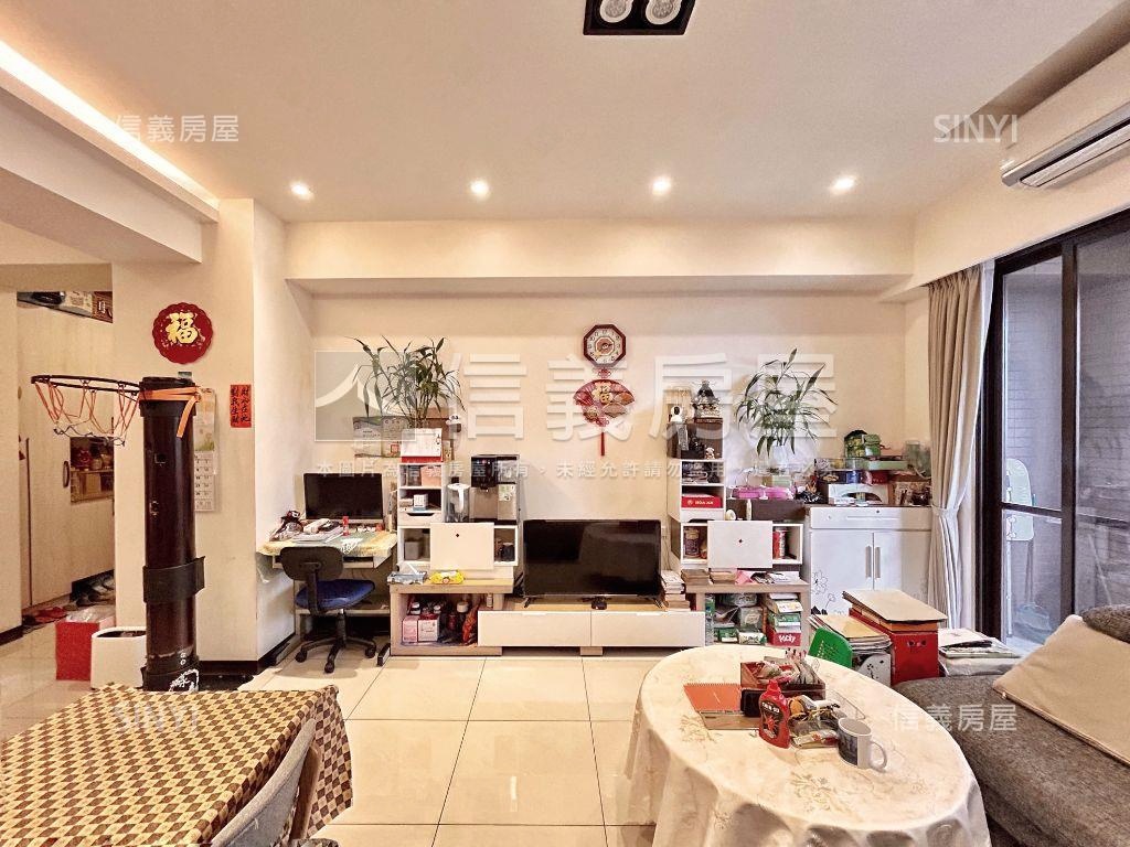 近國民運動中心｜採光三房房屋室內格局與周邊環境