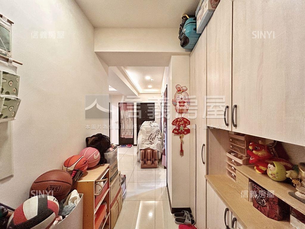 近國民運動中心｜採光三房房屋室內格局與周邊環境