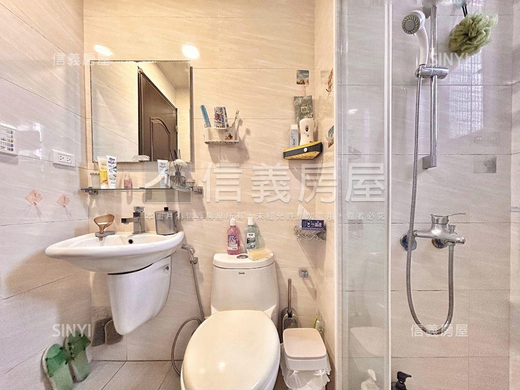 近國民運動中心｜採光三房房屋室內格局與周邊環境