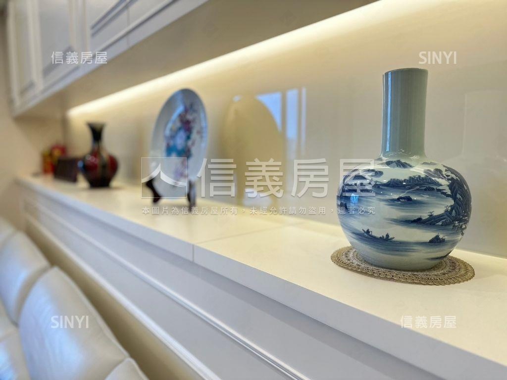 閱上景高樓層看山巒豪景房屋室內格局與周邊環境