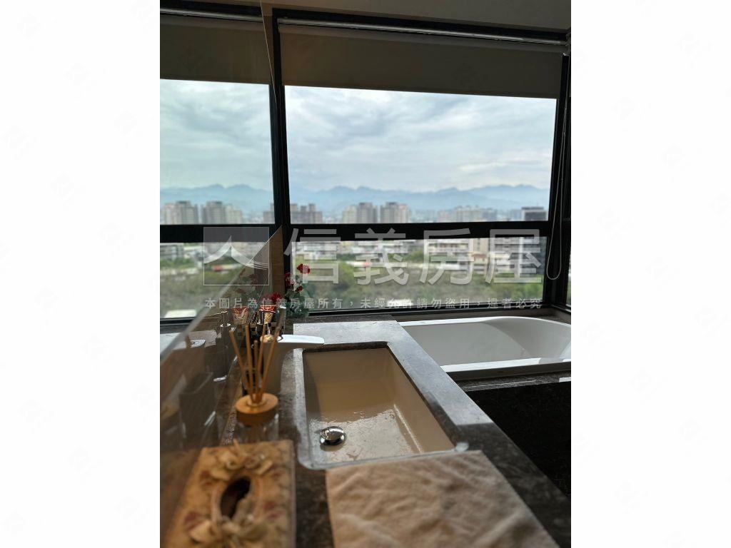 閱上景高樓層看山巒豪景房屋室內格局與周邊環境