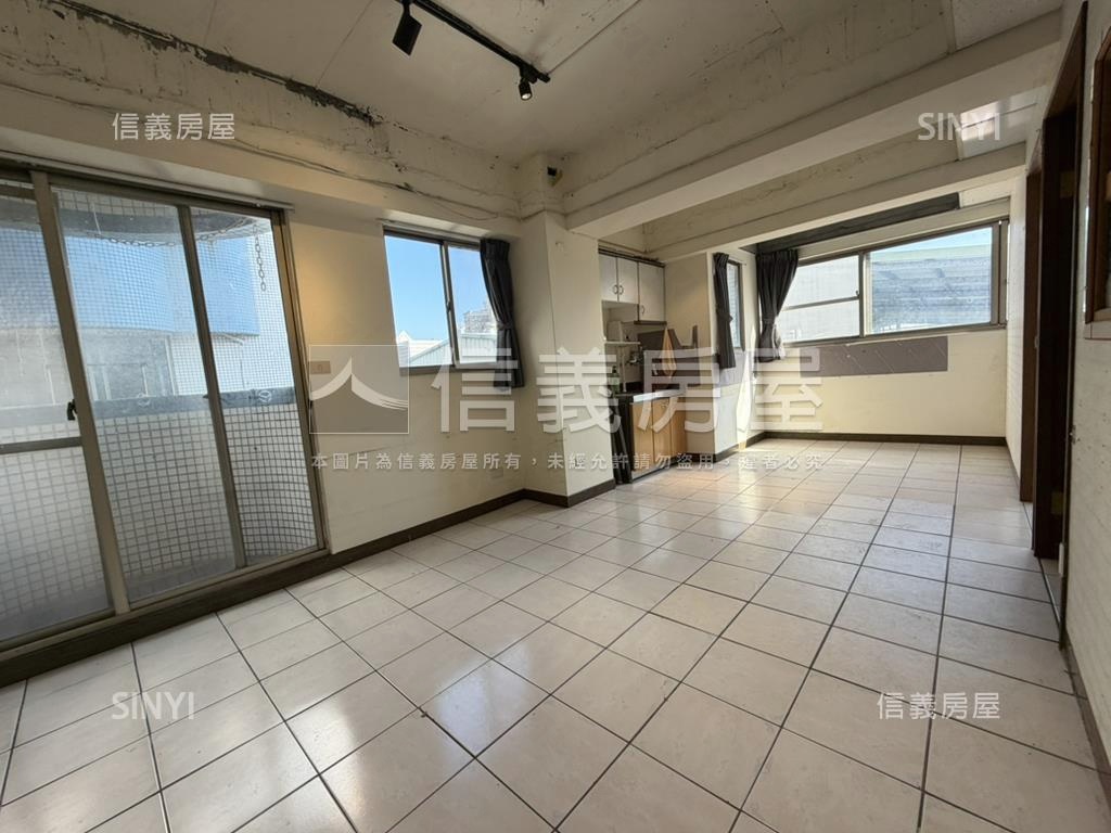 北平商圈採光美三房車位房屋室內格局與周邊環境