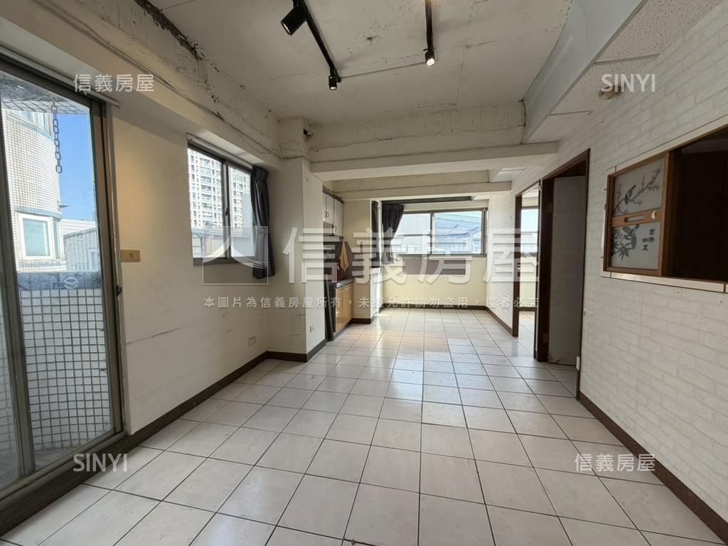 北平商圈採光美三房車位房屋室內格局與周邊環境