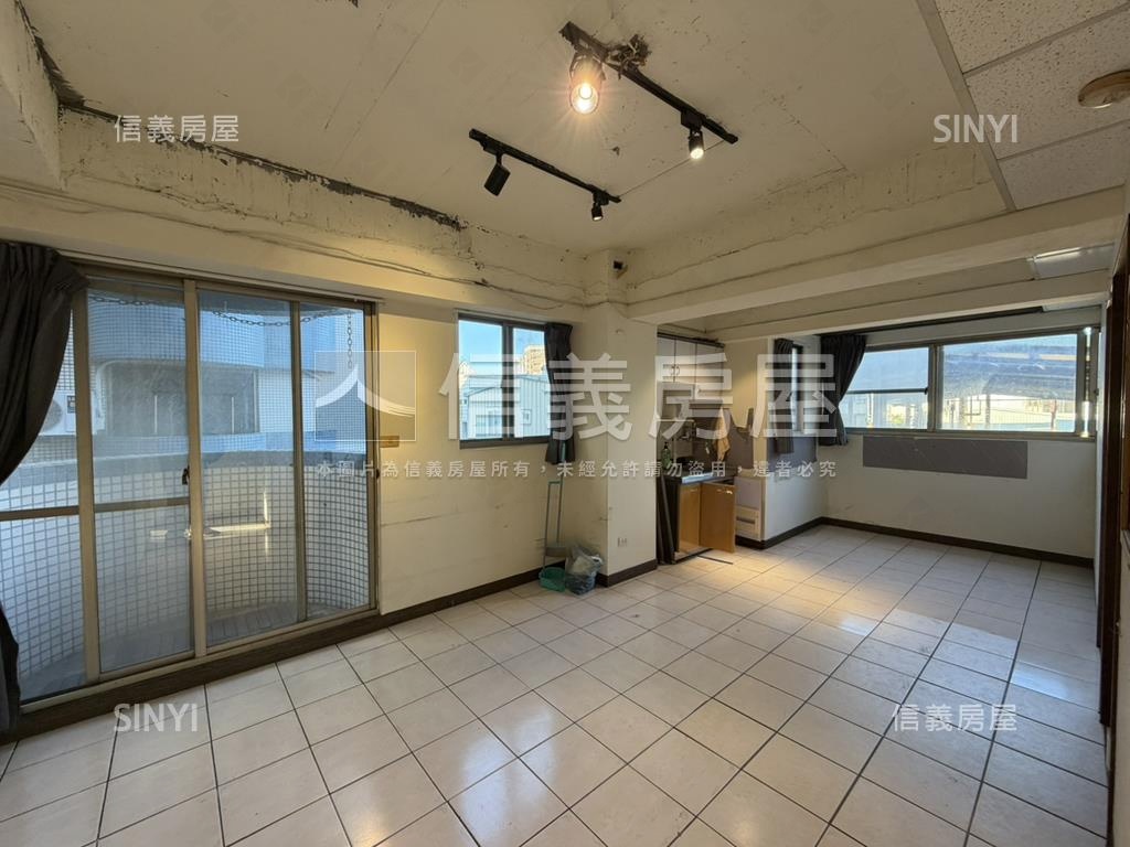 北平商圈採光美三房車位房屋室內格局與周邊環境