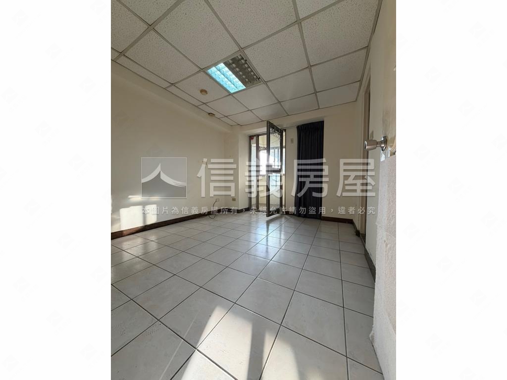 北平商圈採光美三房車位房屋室內格局與周邊環境