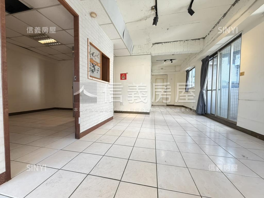 北平商圈採光美三房車位房屋室內格局與周邊環境