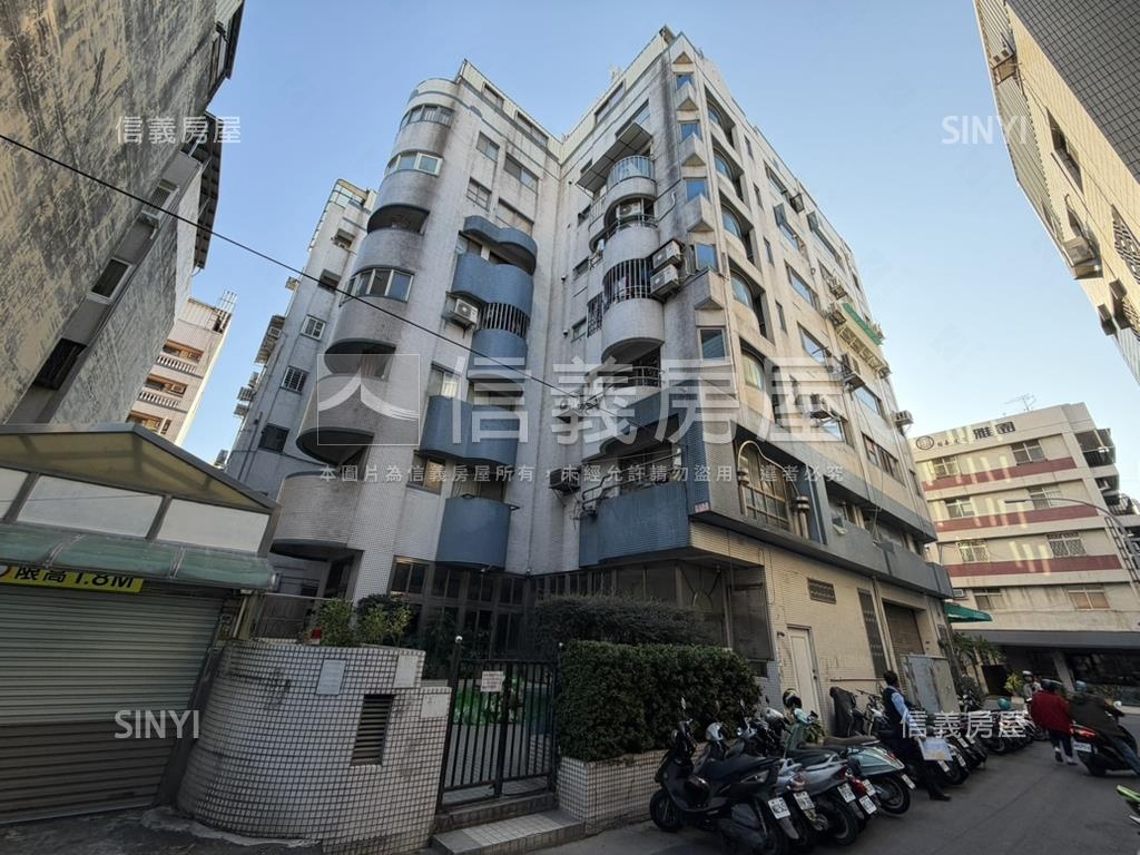 北平商圈採光美三房車位房屋室內格局與周邊環境