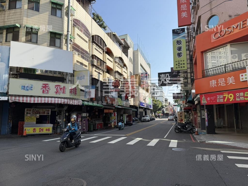 北平商圈採光美三房車位房屋室內格局與周邊環境