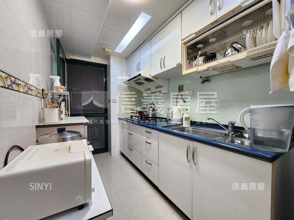 巴黎藝術精美四房車位房屋室內格局與周邊環境