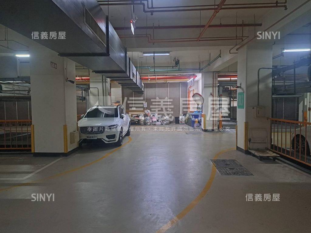 世貿派對坡道平面車位房屋室內格局與周邊環境