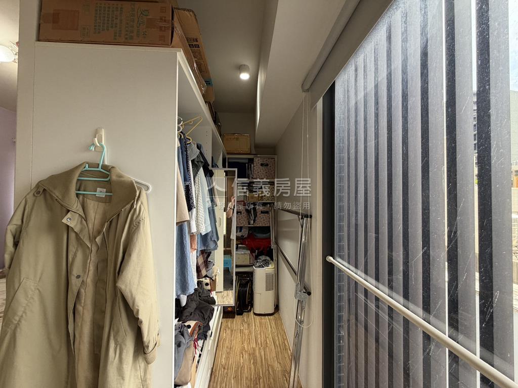 高鐵大硯俬見方邊間大三房房屋室內格局與周邊環境