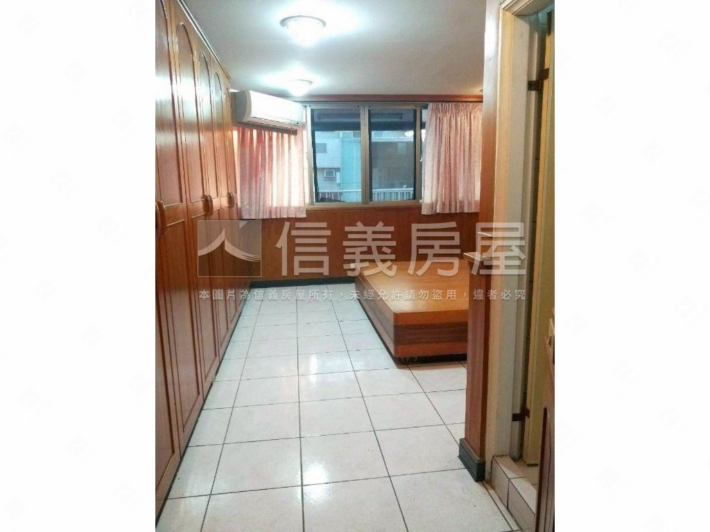稀有大地坪大面寬美透天房屋室內格局與周邊環境