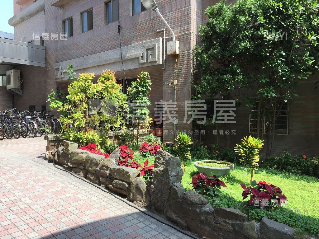 近左營高鐵採光大三房平車房屋室內格局與周邊環境