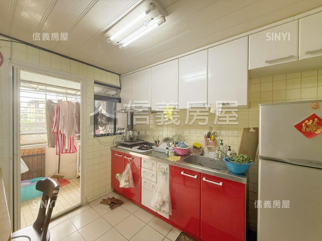 中教大旁美三房電梯有更新房屋室內格局與周邊環境