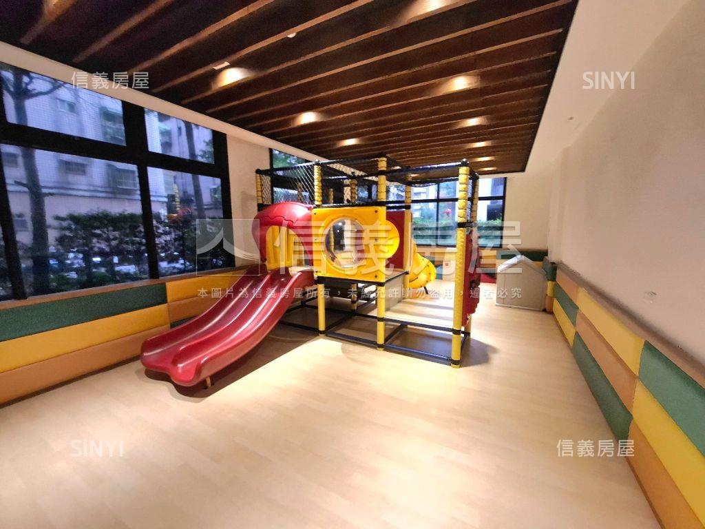 合謙幸福３房車位房屋室內格局與周邊環境