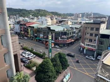 霧峰市區震後電梯透套