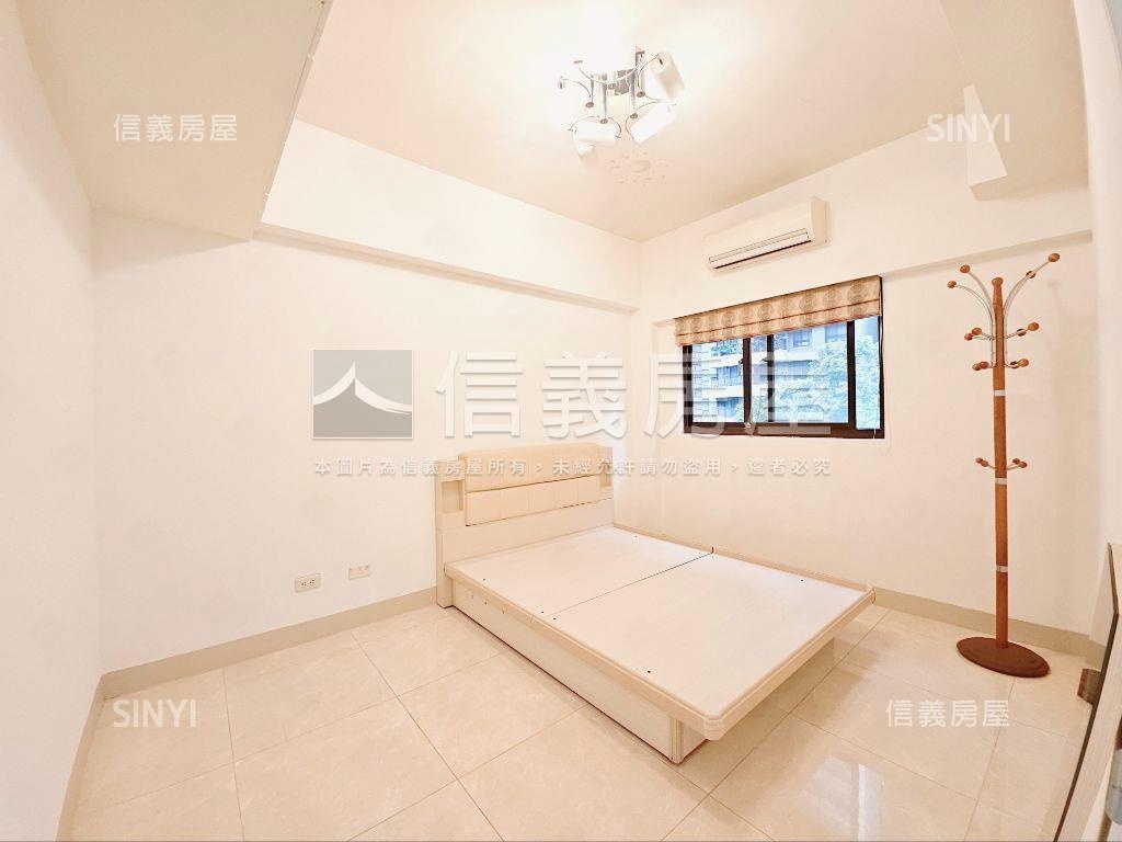 近家樂福兩房平面車位房屋室內格局與周邊環境