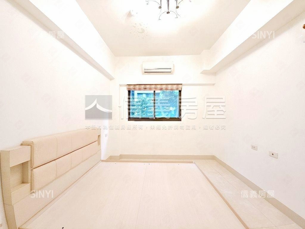 近家樂福兩房平面車位房屋室內格局與周邊環境