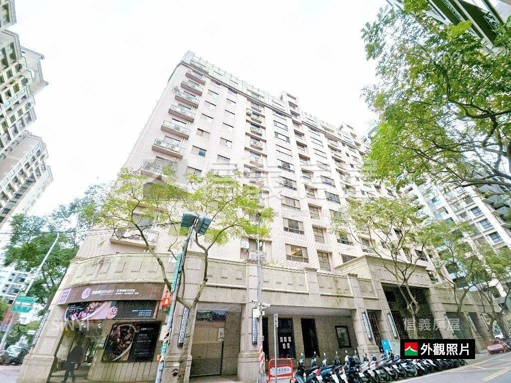 近家樂福兩房平面車位房屋室內格局與周邊環境