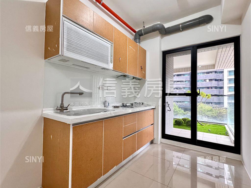 三發首席大院兩房平車房屋室內格局與周邊環境