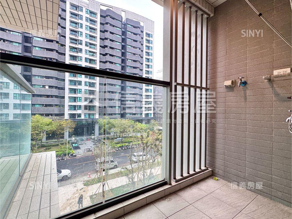 三發首席大院兩房平車房屋室內格局與周邊環境