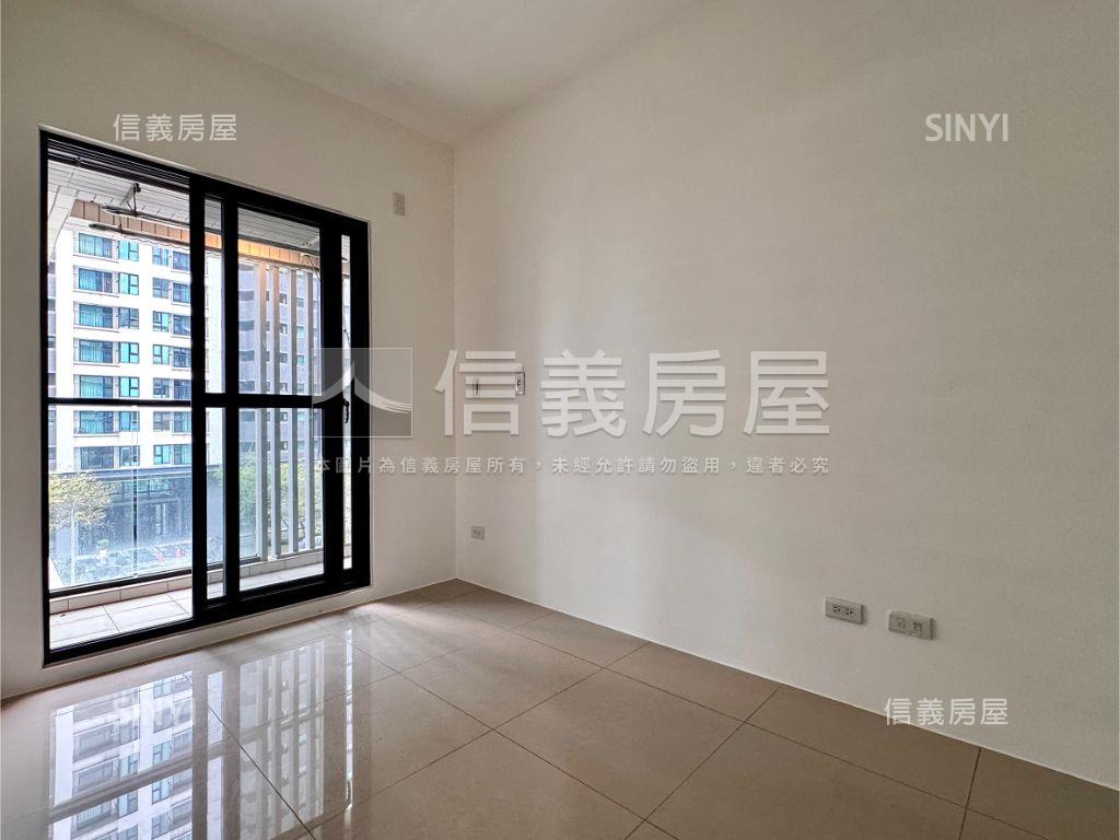 三發首席大院兩房平車房屋室內格局與周邊環境