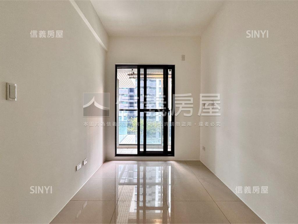 三發首席大院兩房平車房屋室內格局與周邊環境