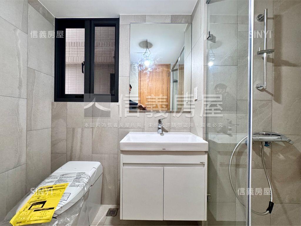 三發首席大院兩房平車房屋室內格局與周邊環境