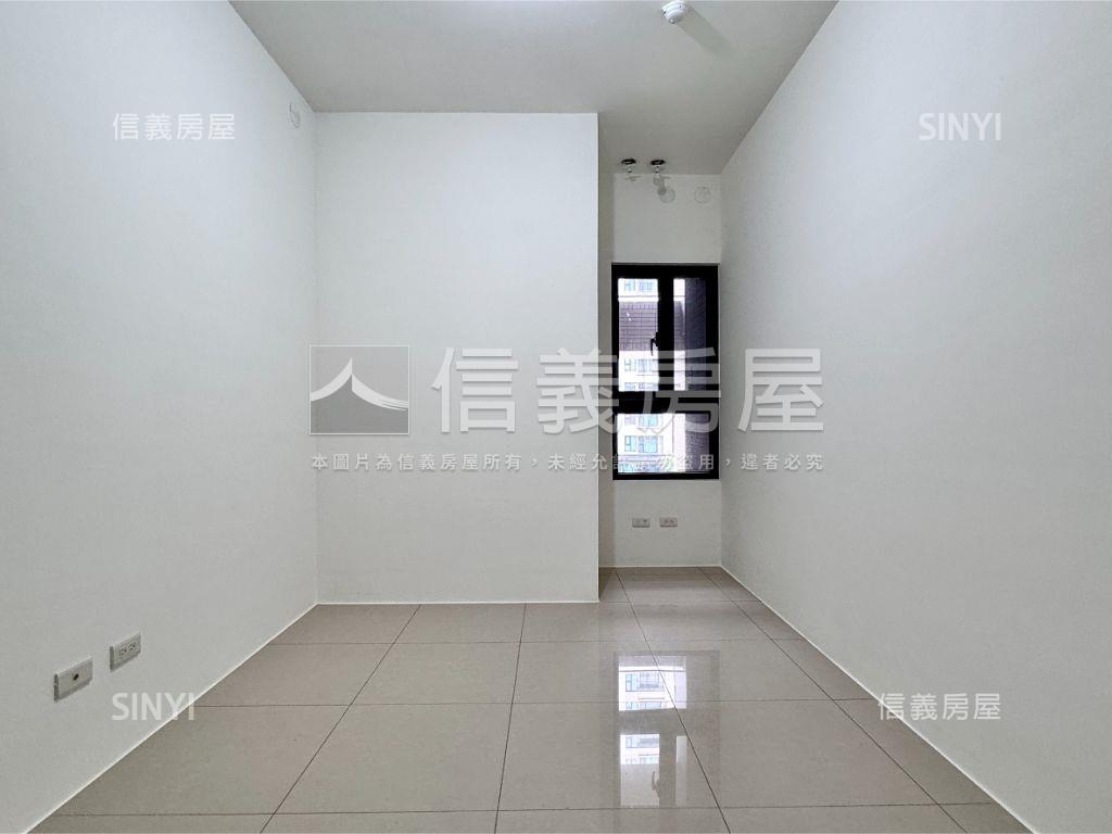 三發首席大院兩房平車房屋室內格局與周邊環境