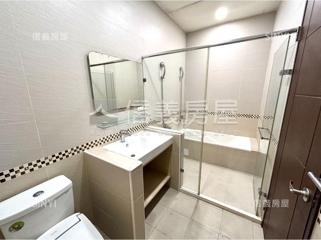 新巨蛋邊間四房車位房屋室內格局與周邊環境