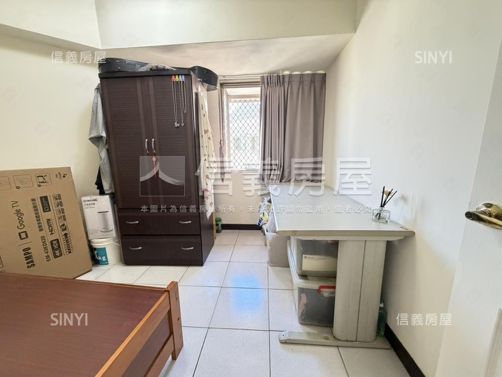 採光好俗電梯３＋１華廈房屋室內格局與周邊環境