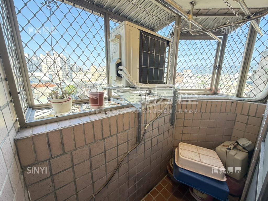 採光好俗電梯３＋１華廈房屋室內格局與周邊環境