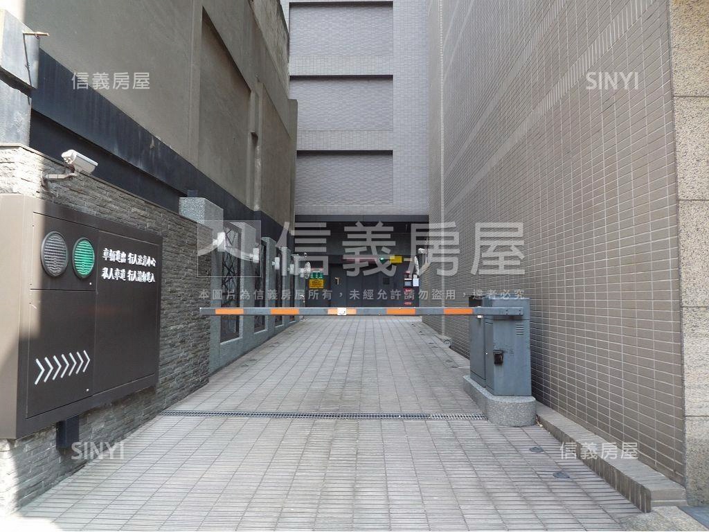 近中正紀念堂大車位房屋室內格局與周邊環境